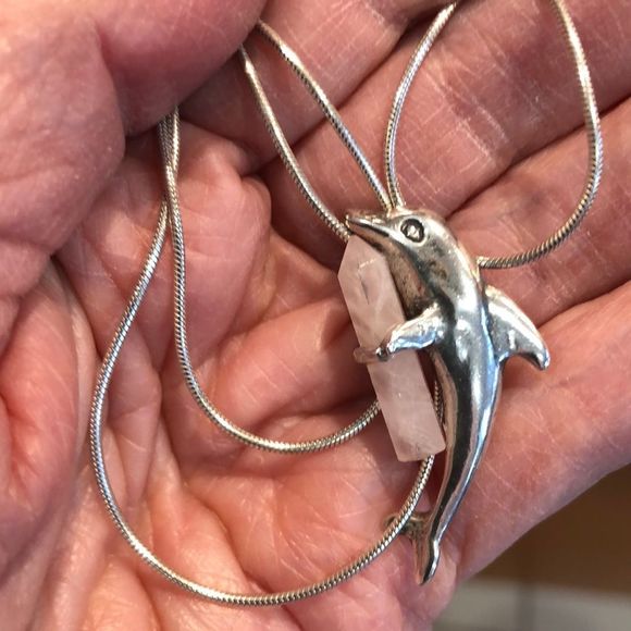 925 Solid Dolphin 🐬 with Crystal Rose Quartz - Picture 5 of 9